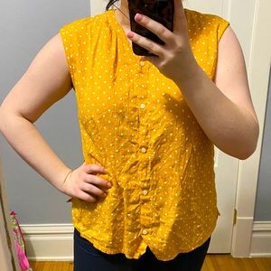 Mustard polka dot sleeveless OLD NAVY blouse 💛